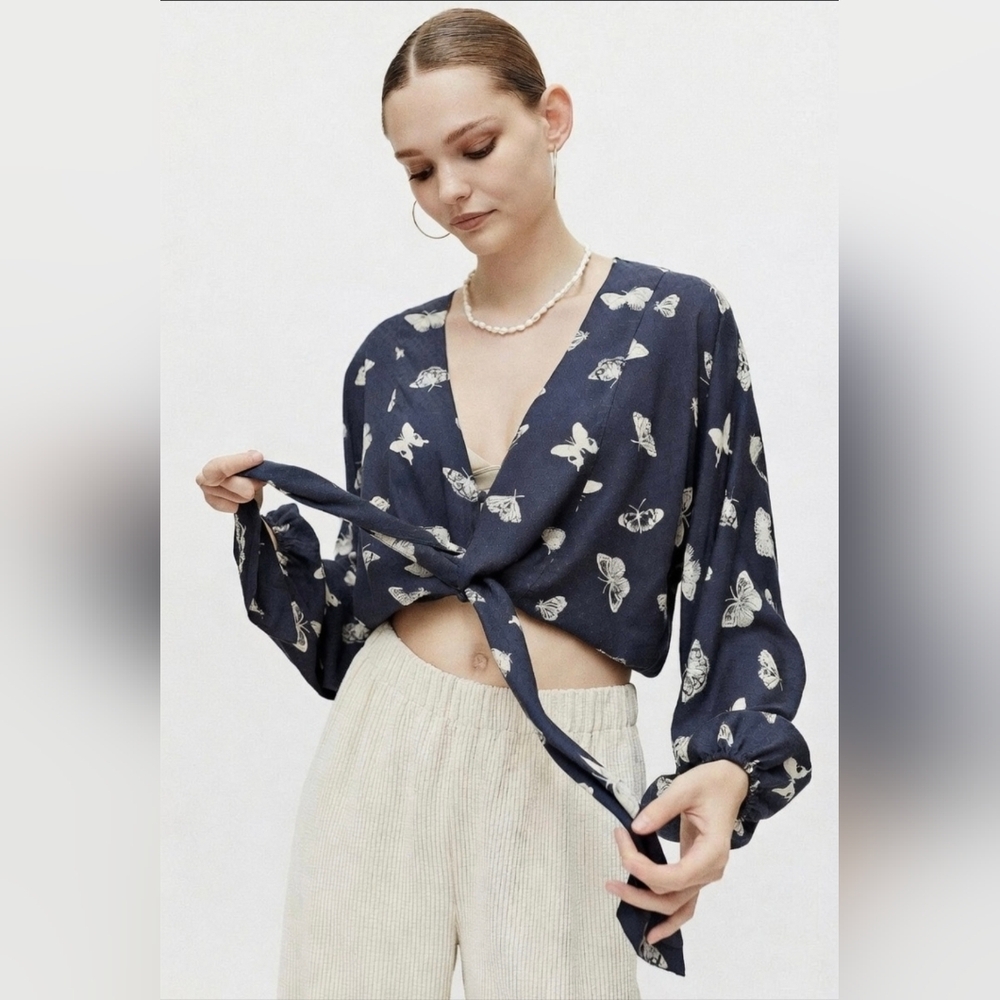 Urban Outfitter Tie Front Butterfly Blue Long Sleeves Size S